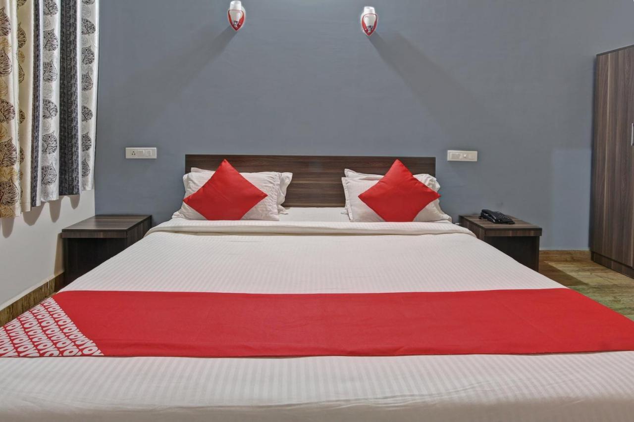 Oyo 48704 Rashi Farms Hotel Хубли Екстериор снимка