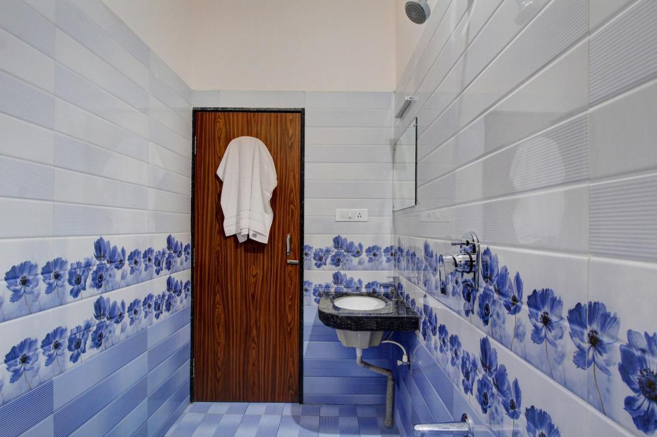 Oyo 48704 Rashi Farms Hotel Хубли Екстериор снимка