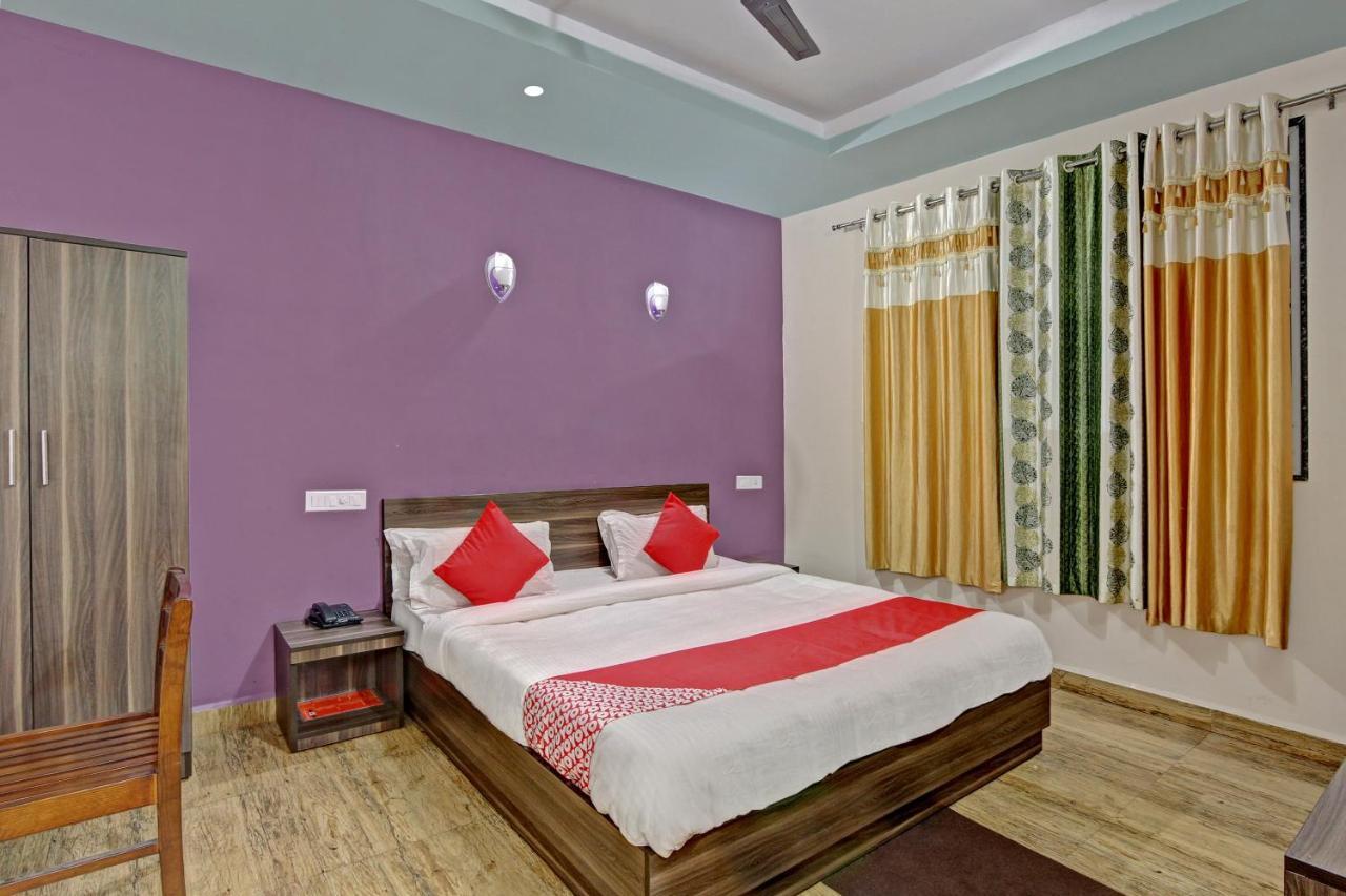 Oyo 48704 Rashi Farms Hotel Хубли Екстериор снимка