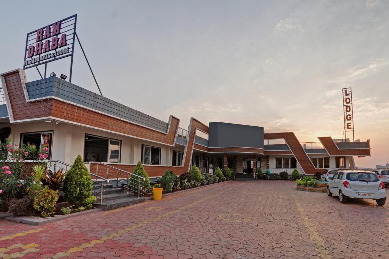 Oyo 48704 Rashi Farms Hotel Хубли Екстериор снимка