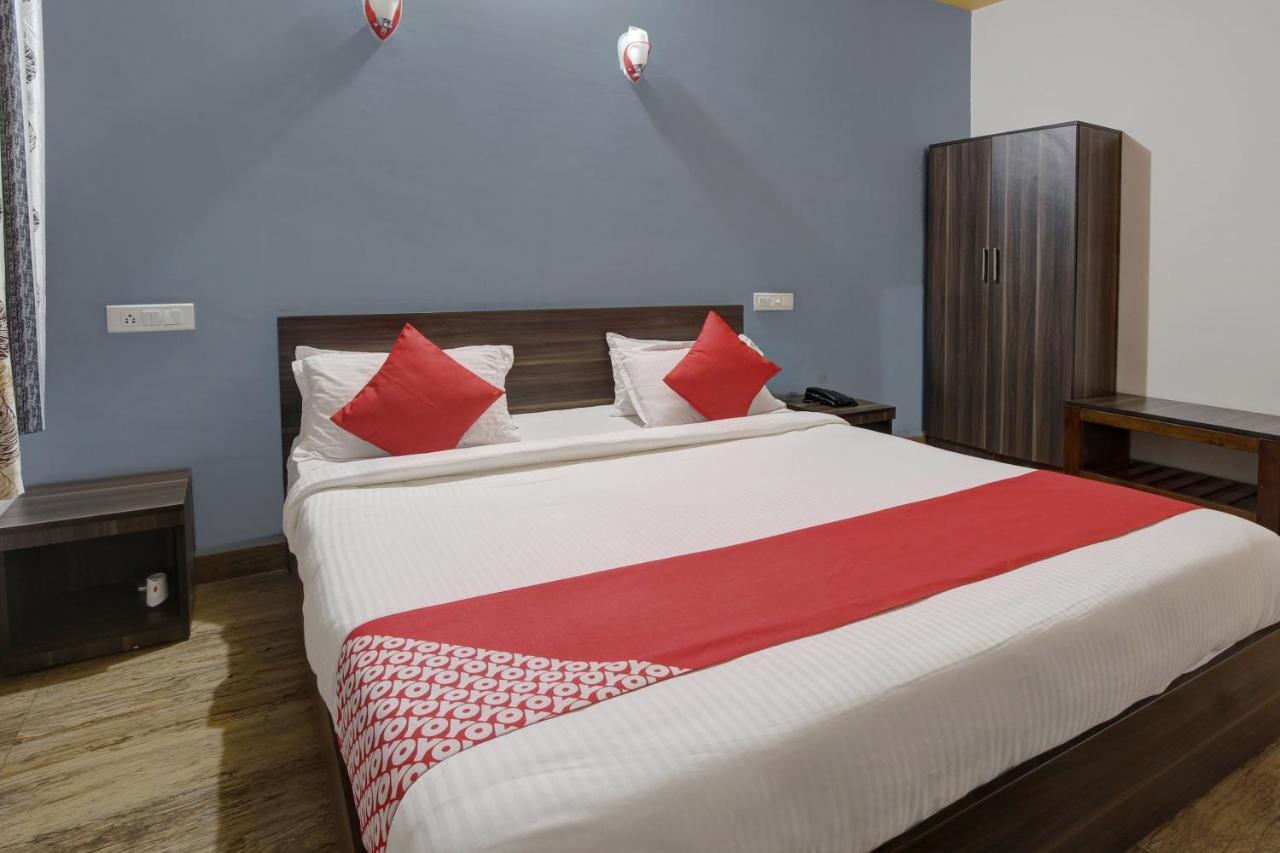 Oyo 48704 Rashi Farms Hotel Хубли Екстериор снимка