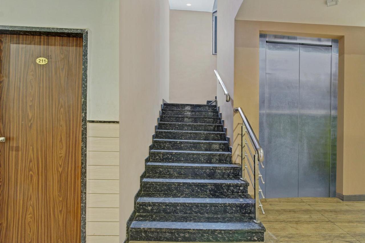 Oyo 48704 Rashi Farms Hotel Хубли Екстериор снимка