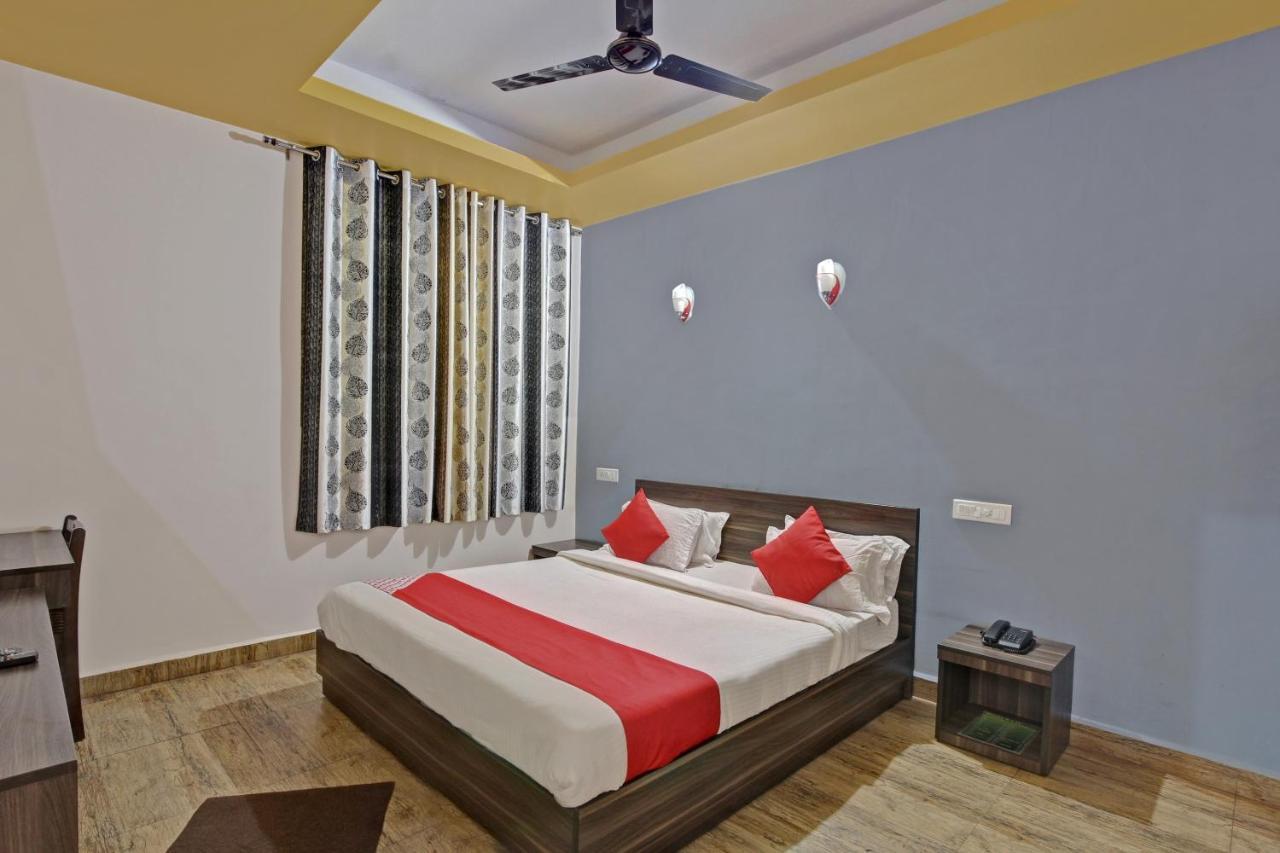 Oyo 48704 Rashi Farms Hotel Хубли Екстериор снимка